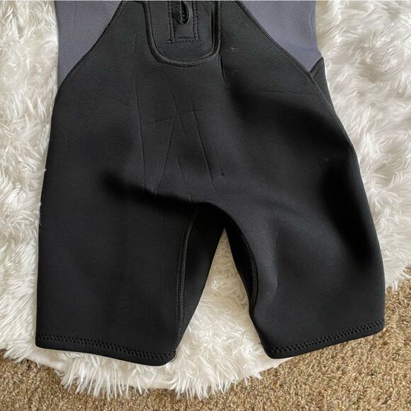 G-FORCE Wetsuit Shorts One Piece Size JM Girl Medium Black Pink - Picture 4 of 14